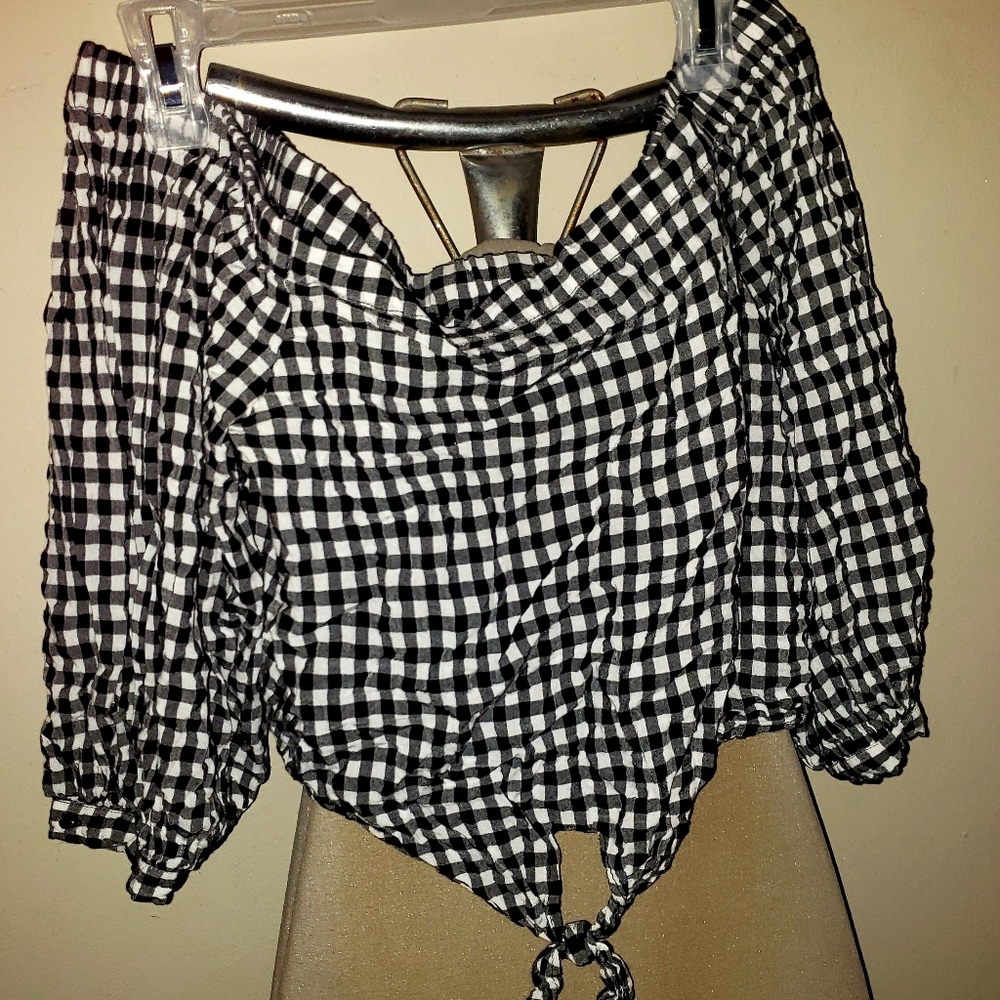 Forever 21 off the shoulders shirt